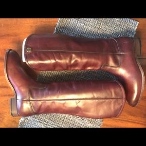 FRYE Melissa Button 2 8M Wine Riding Boot